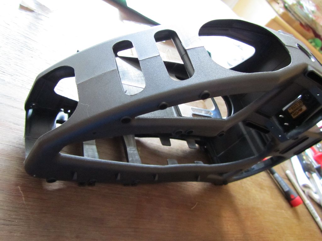 chassis soweit fertig. hab´s vorher entgratet.
