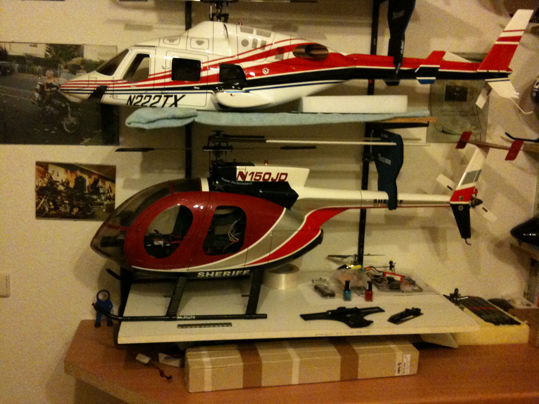 Hughes 500 mit T-REx 600 und Bell 222 mit T-Rex 600