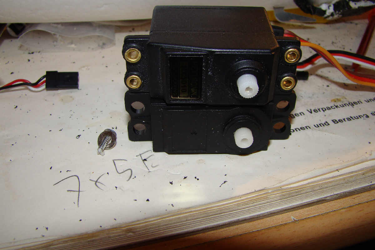 Die Servos sind zumindest Baugleich