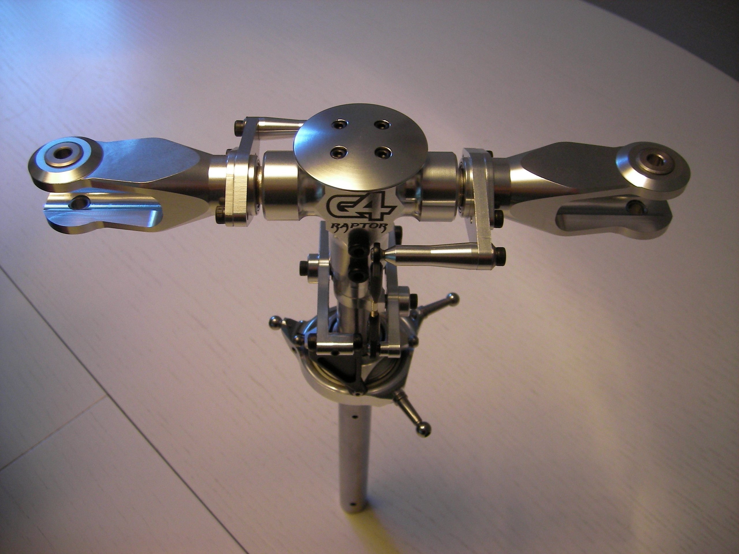 Hauptrotorwelle mit Kopf - komplett