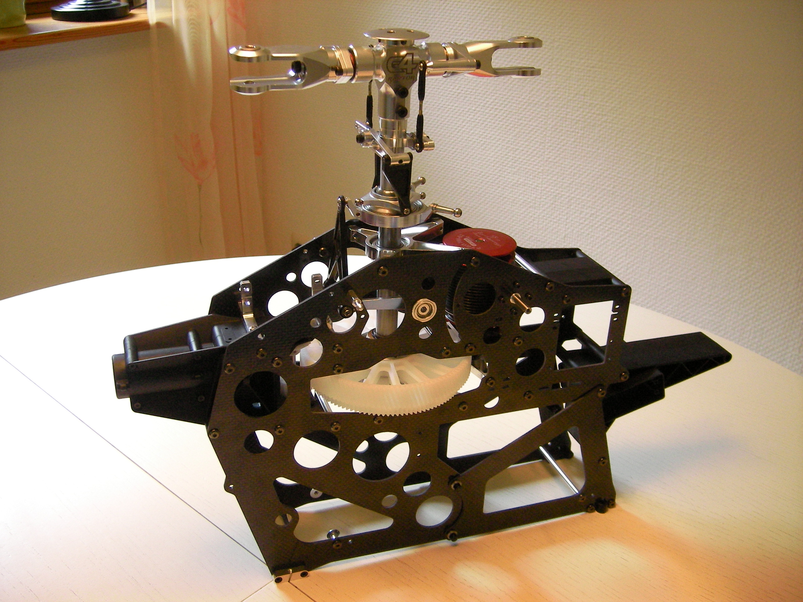 Aktuelles Gewicht MIT Motor: 1.734 Gramm