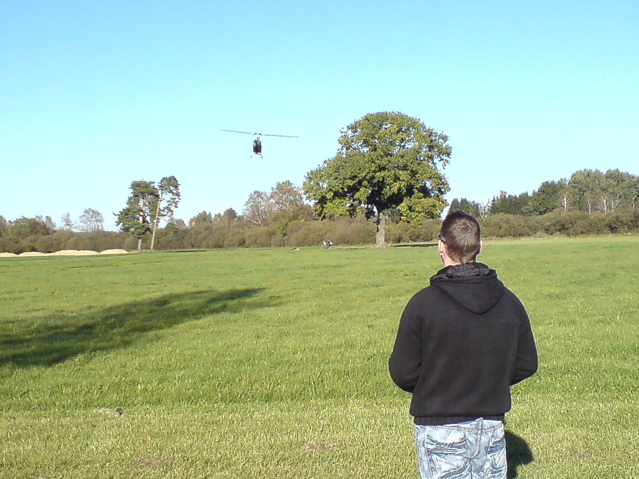 Ja Verda........ das gibts doch nicht, der Zappelt ja immer mehr......<br /><br />Ja Alex, oh mann der mit seinem Heck immer, hab derweil die Sonne genossen;-)