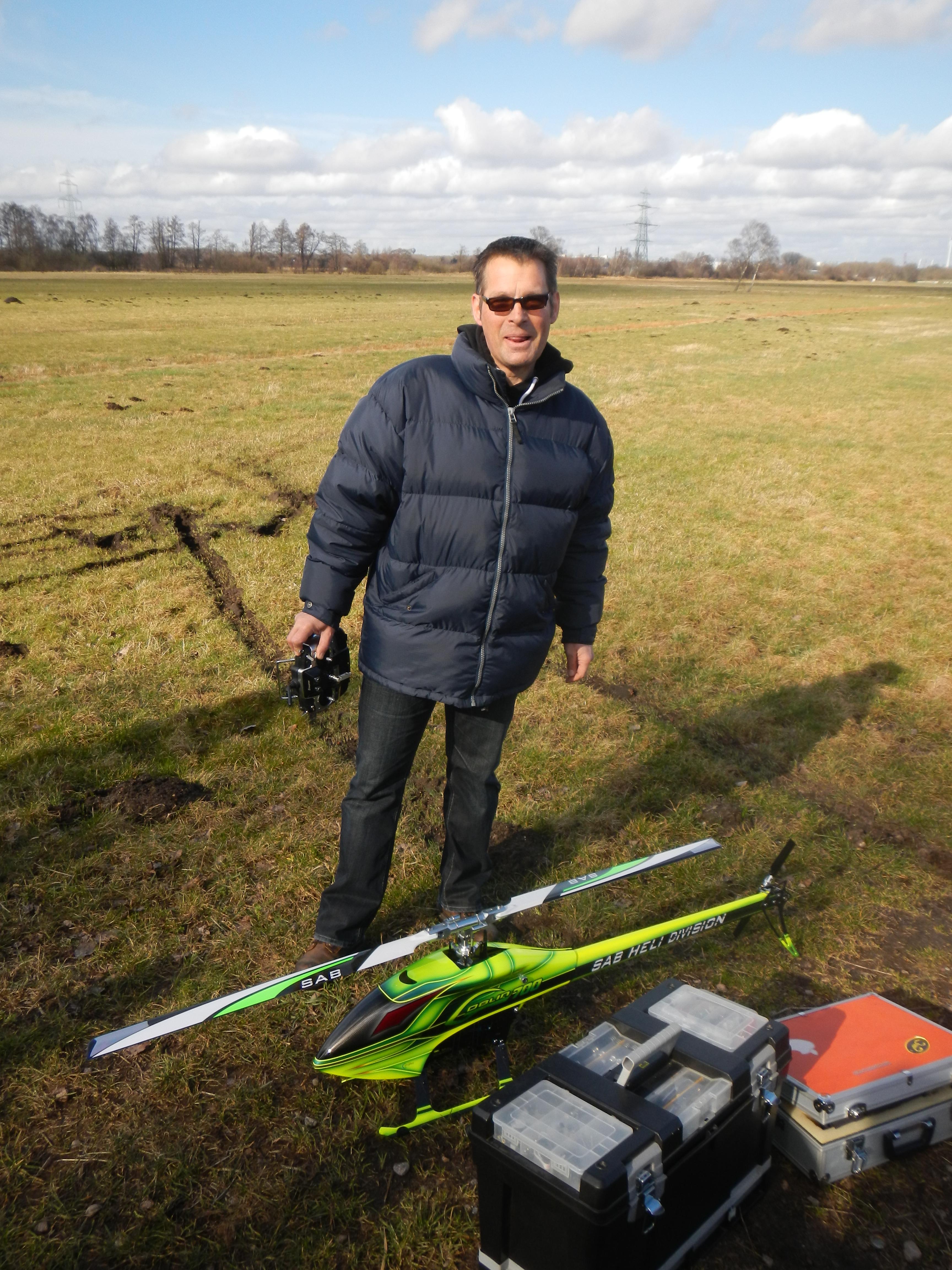 "Glücklicher" Arnd NACH Erstflug mit seinem neuen Goblin 700 am 10.03.2012