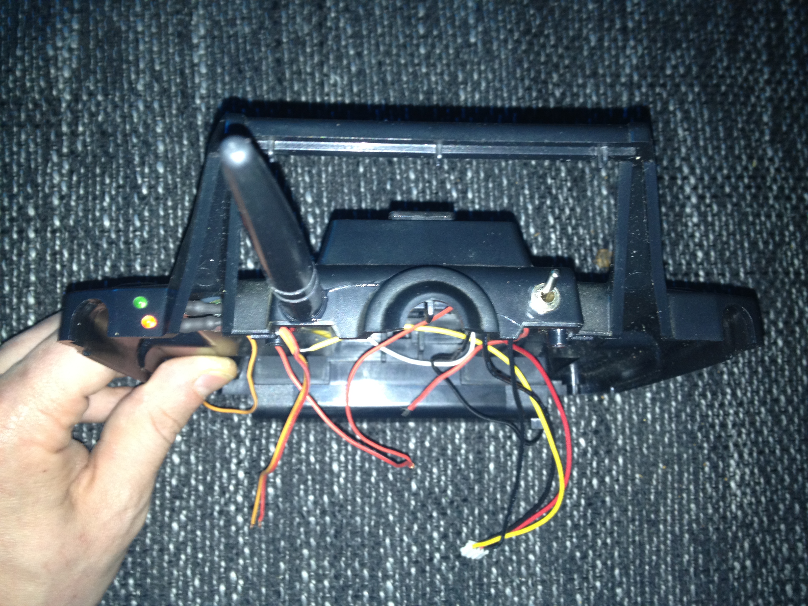 Led´s, Schalter und Antenne