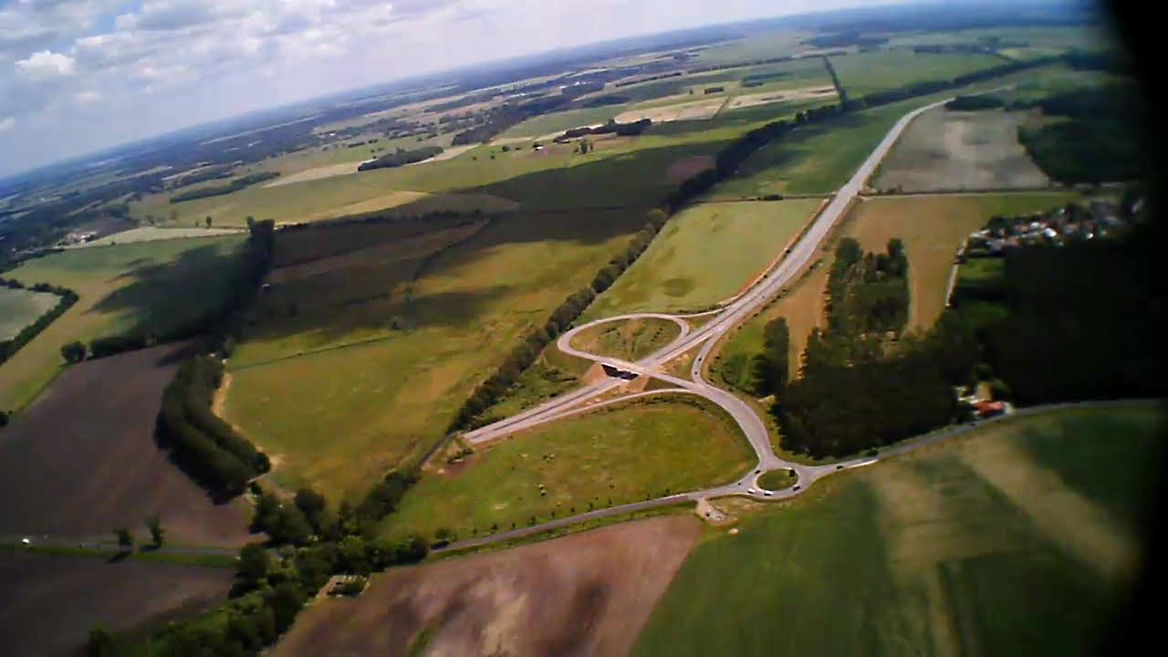 vlcsnap-2012-05-28-21h34m04s153.jpg