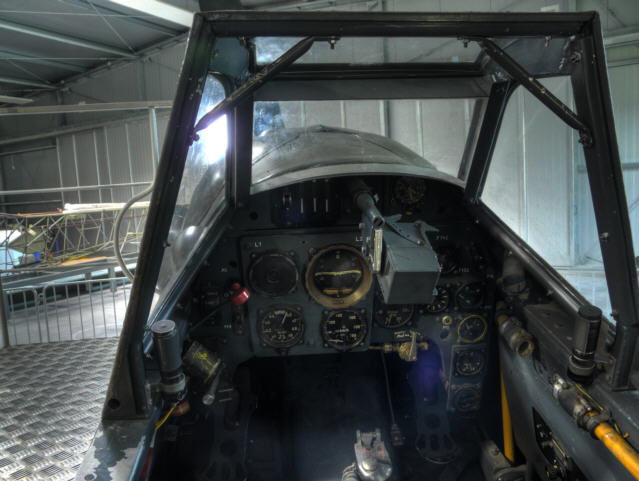 Me 109 Cockpit 01 klein.jpg