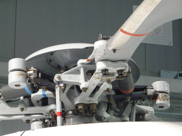 EC 120 Rotorkopf klein.jpg