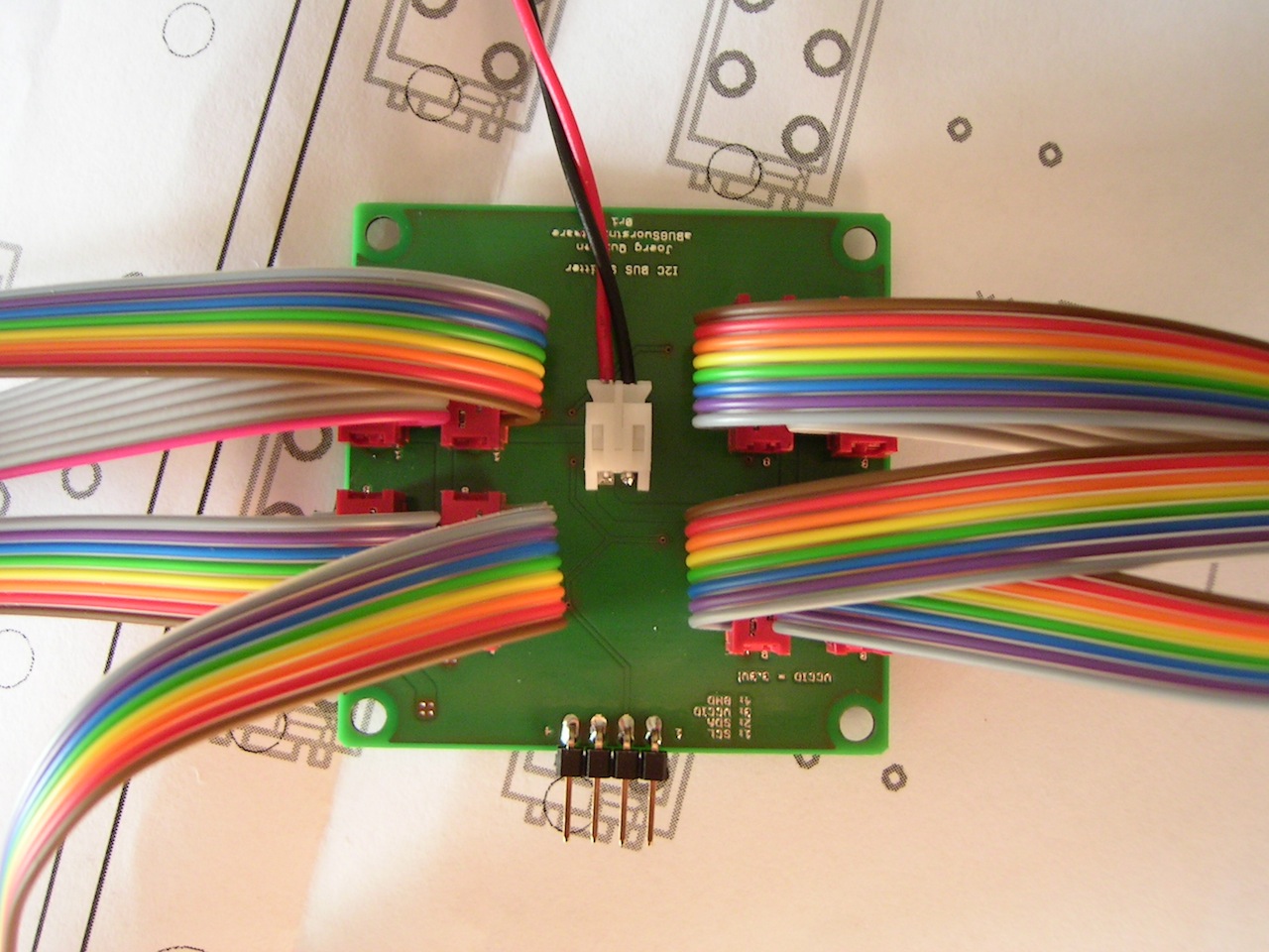 Unterseite des STARLIGHT I2C Bus Splitters. Der JST Connector ist für die LED Versorgungsspannung (kann 3.6 - 17V sein).