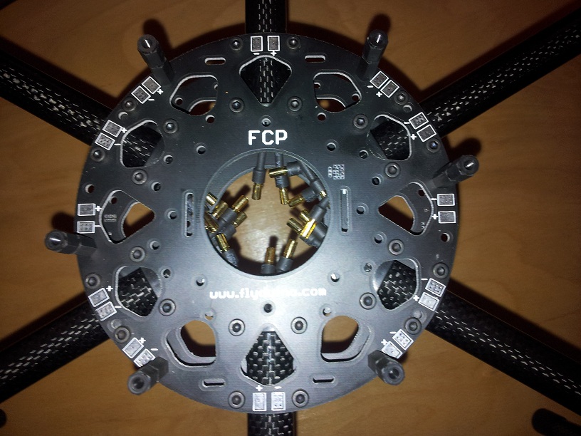 Die Goldies sind schon an den T-Motor,wenn sie geliefert werden (Kabel ca. 40 cm)