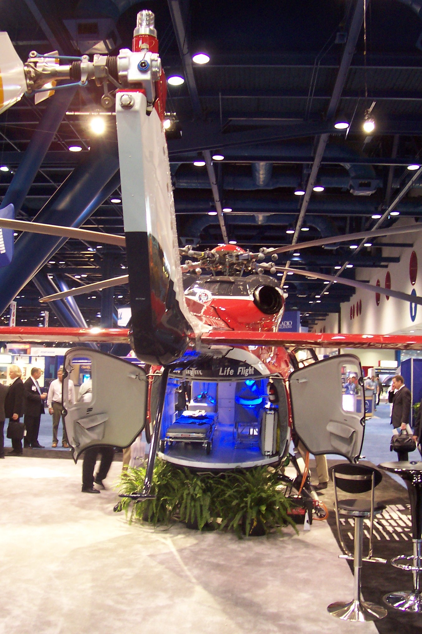 BK117 C2 (EC145) mit HEMS-Ausstattung auf der HeliExpo 2012 in Dallas