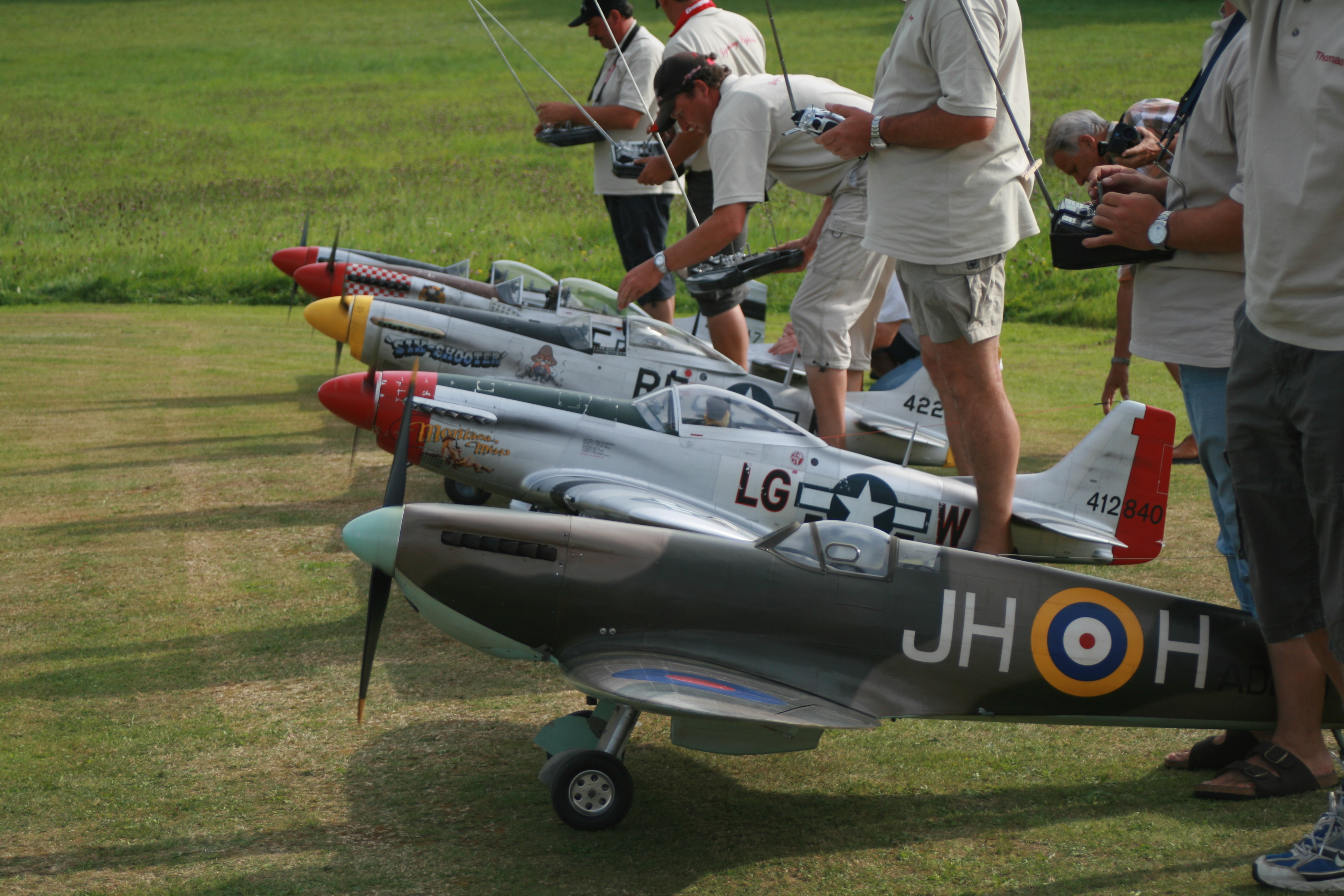 &quot;Legendard Fighters&quot;-Staffel ( N.A. P-51 (1942), Supermarine Spitfire Mk IX (1942)