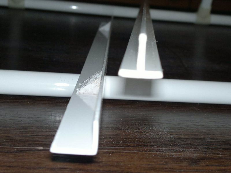 links Bausatzausstattung, rechts neu