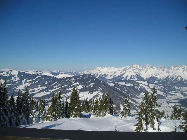 Das ist doch ne geile Aussicht wenn man gemütlich sein leckeren Keiserschmarren ißt und ne leckere Heiße schokolade :)