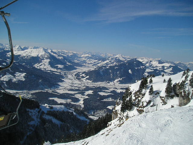 Dieses foto wurde am Horn geknipst.. das ist auf die andere seite von Kitz... Sogesagt das snowboard paradies!!! Snowparks, Half pipes, Boardercross...usw :P