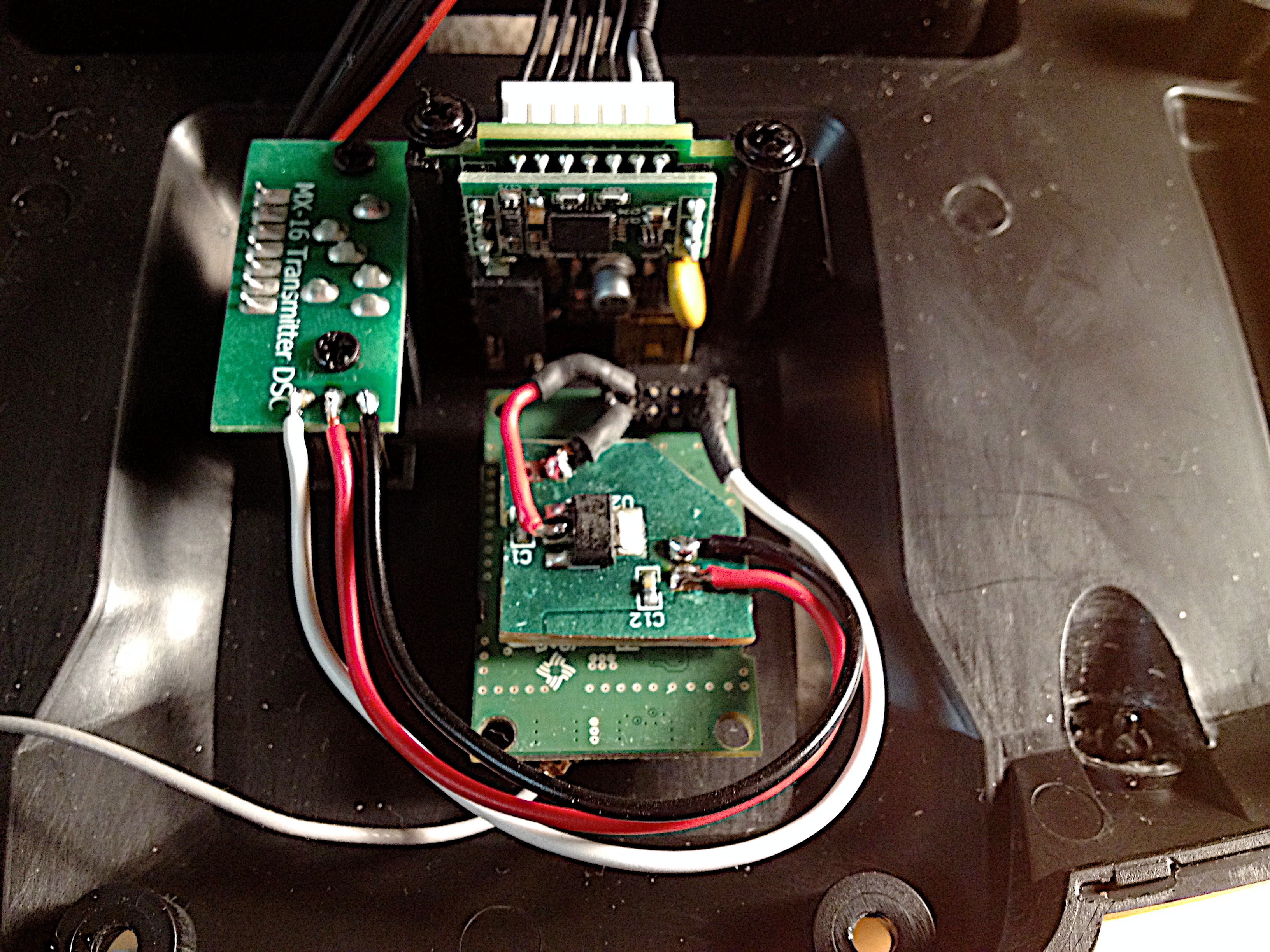 Spektrum HF-Modul und Spannungsregler in MX-20