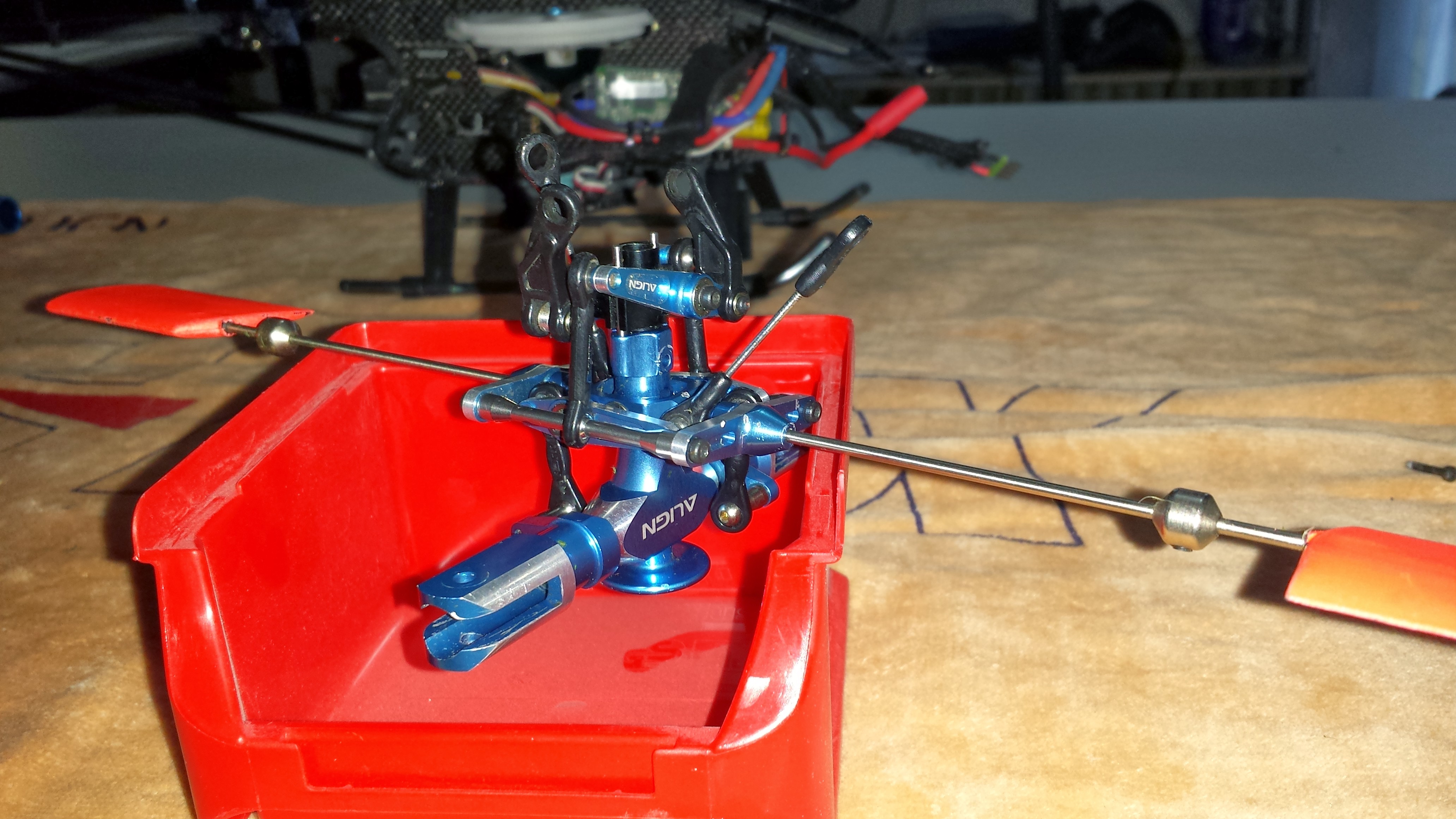 TRex 450 Paddelkopf während dem Service