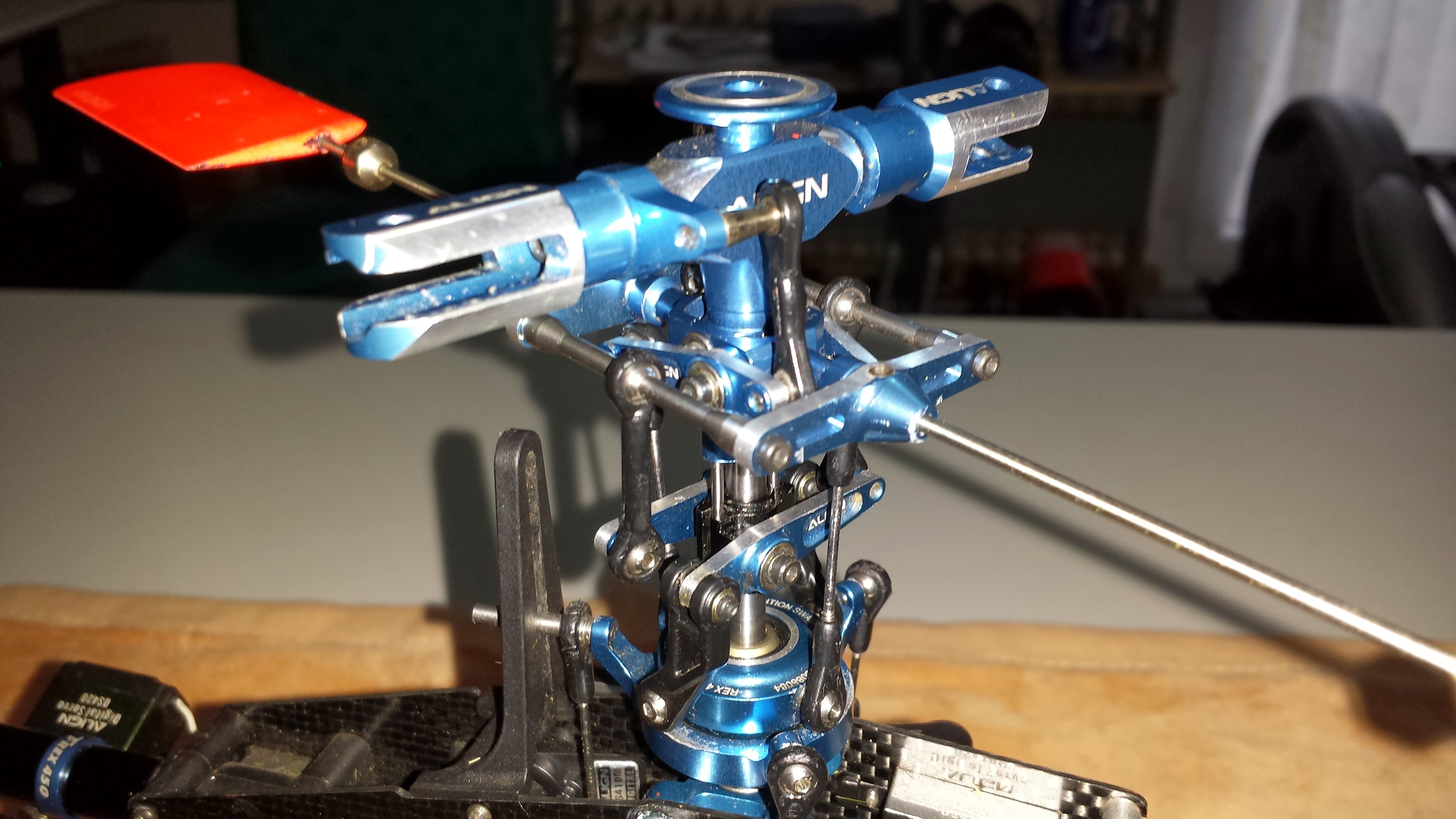 TRex 450 Paddelkopf montiert