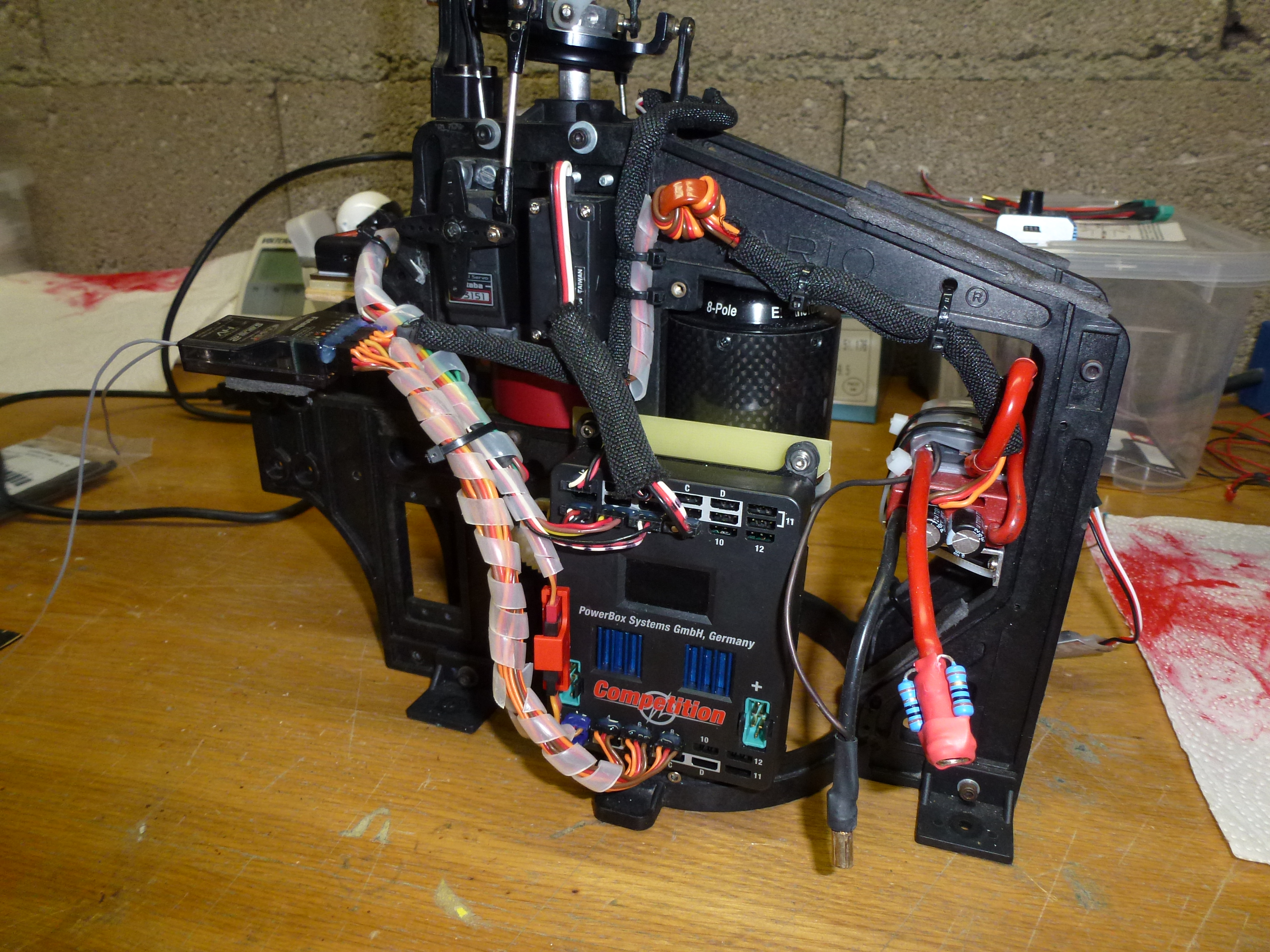 Umbau Bordelektronik BK117 21.02.14 - 02.JPG
