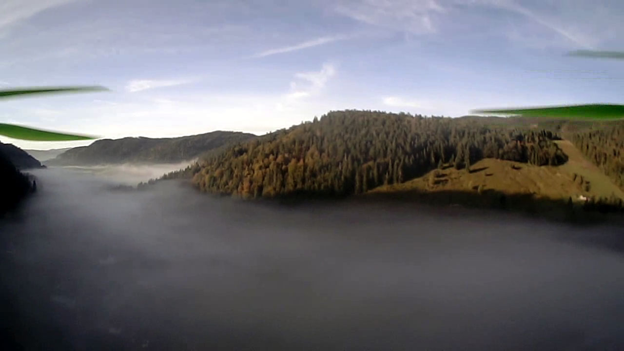 Onboard-Aufnahme - mit dem Quad durch den Frühnebel gestiegen, Blick aufs Menzenschwander Tal im Schwarzwald