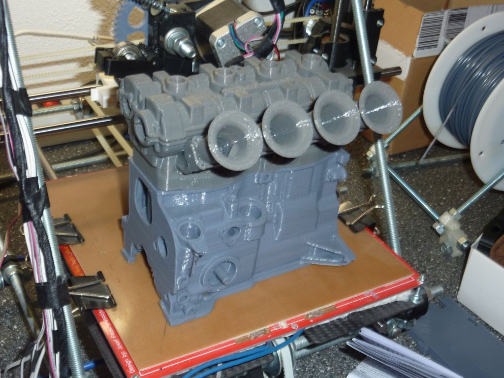 Motor im Maßstab 1:3