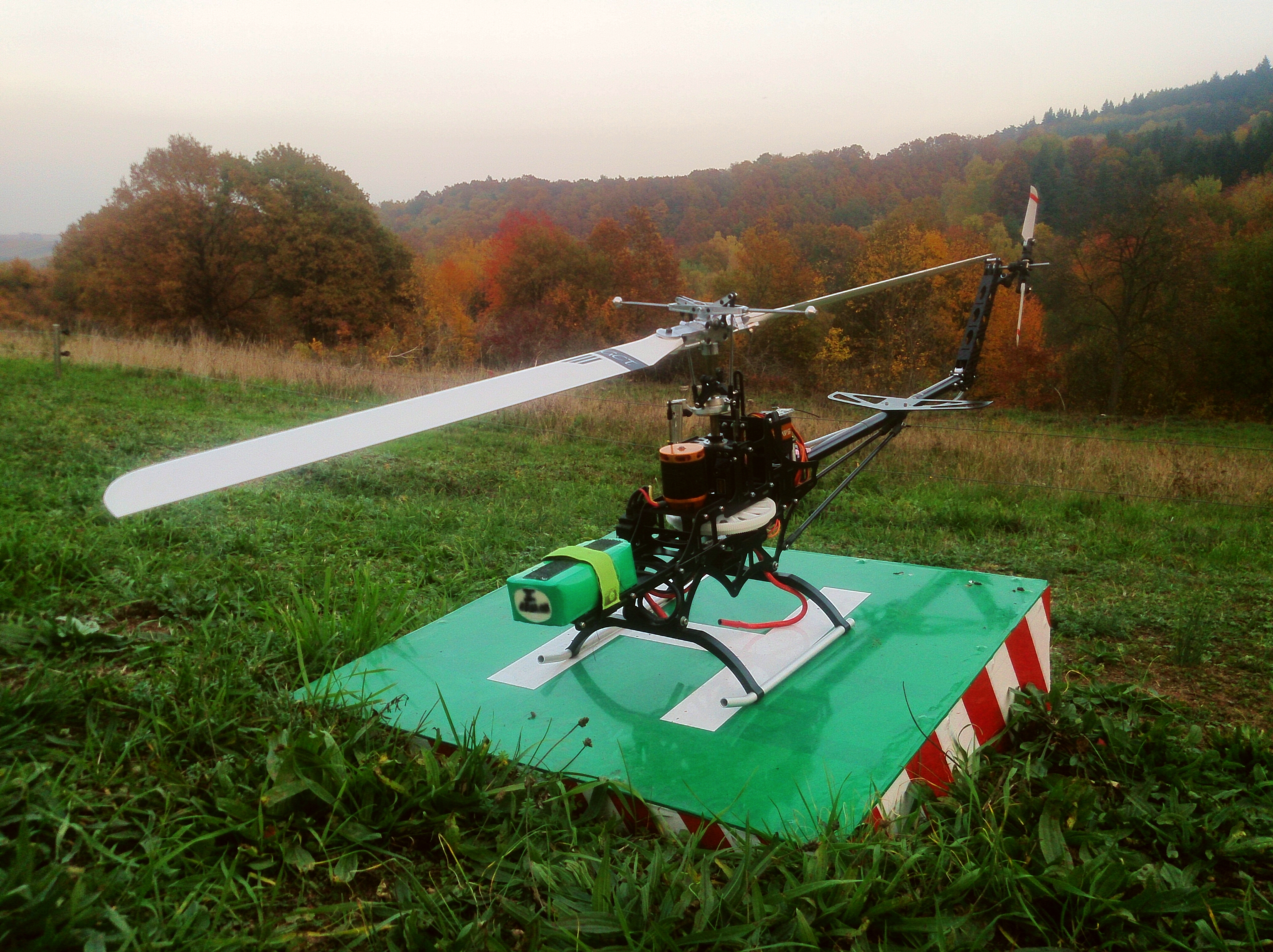 T-500 mit Scale-Kopf UH-1 und Blattschmieds