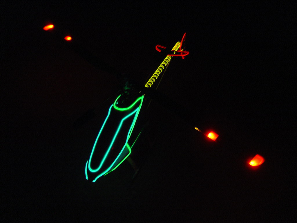 Auf dem Bild sieht man meinen Style 50 (den ich nicht mehr habe) mit den oben genannten &amp;quot;Coolneon Kabel Superhell&amp;quot;