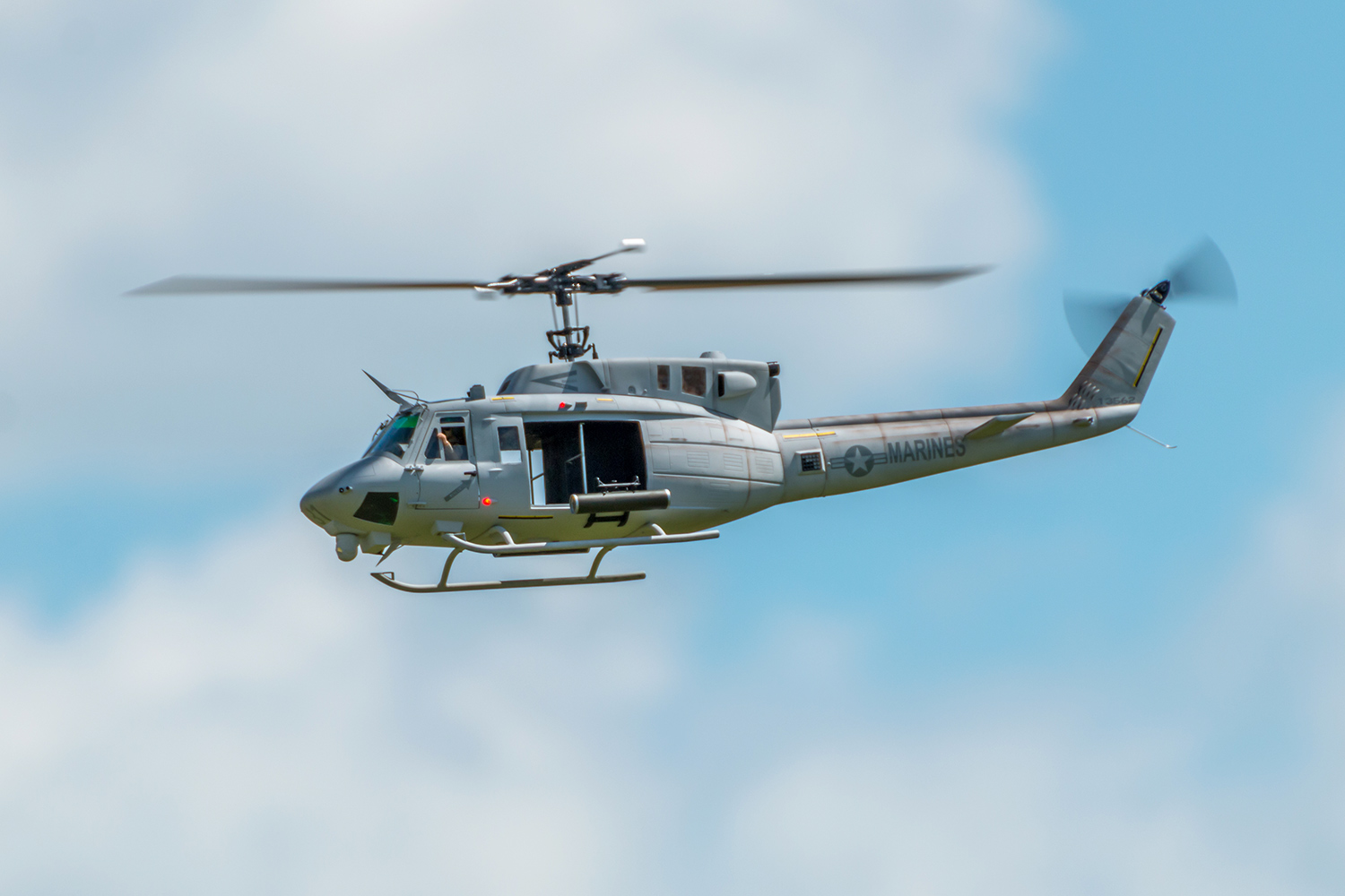 Bell UH-1N /212  Roban 600er mit 700er Blätter<br />Scale Ausbau