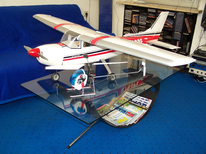 Cessna 182 Skylane.jpg