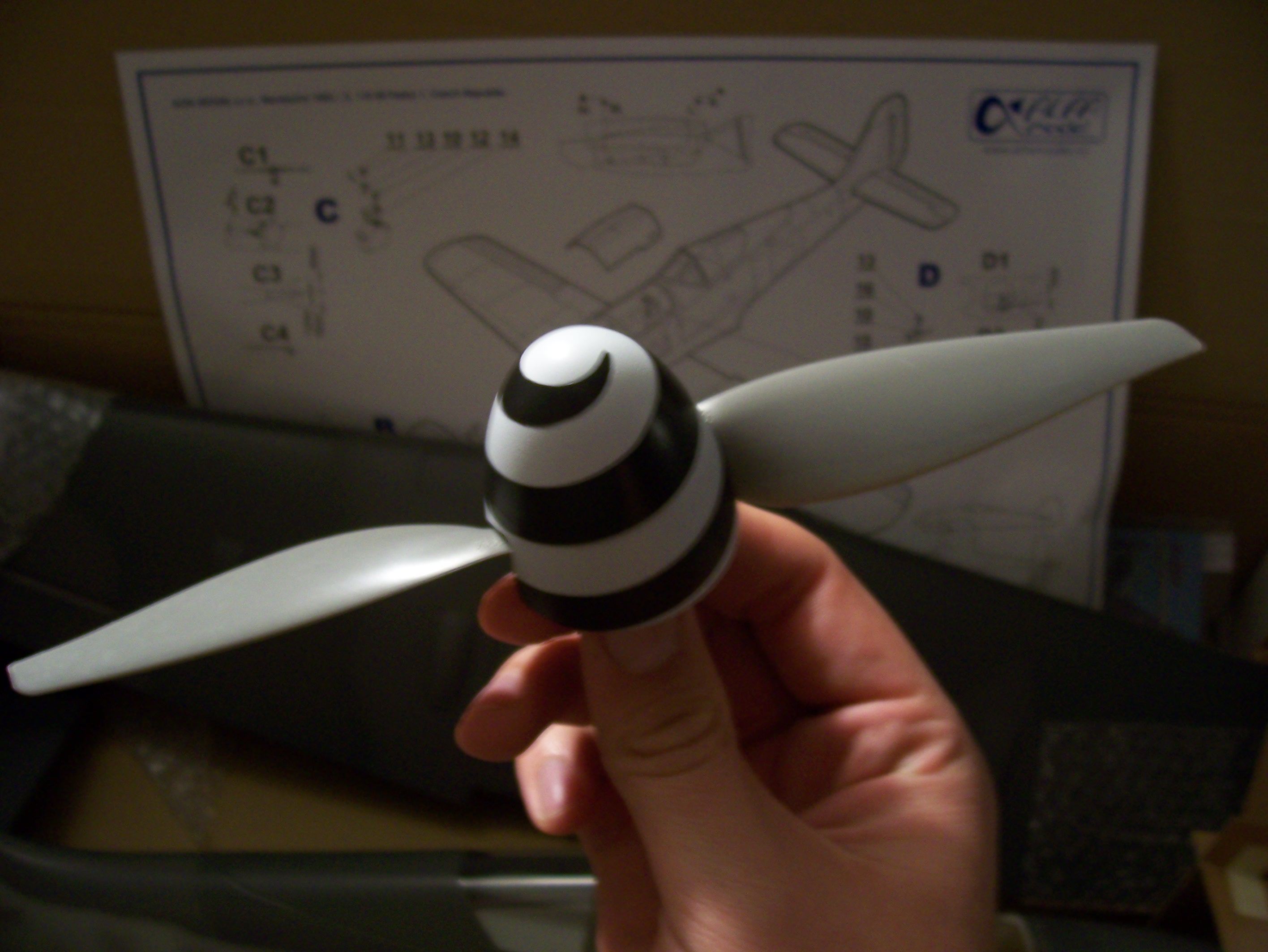 mitgelieferter Spinner mit Schraube (die Schraube gibts net mit dazu)