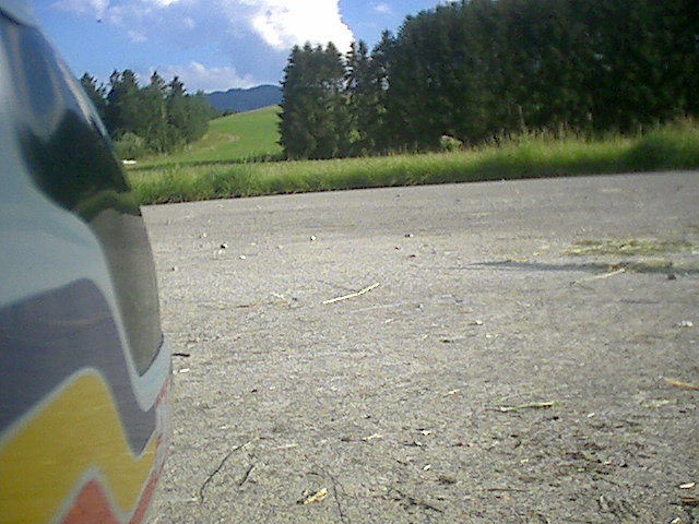 Blick an der Haube vorbei