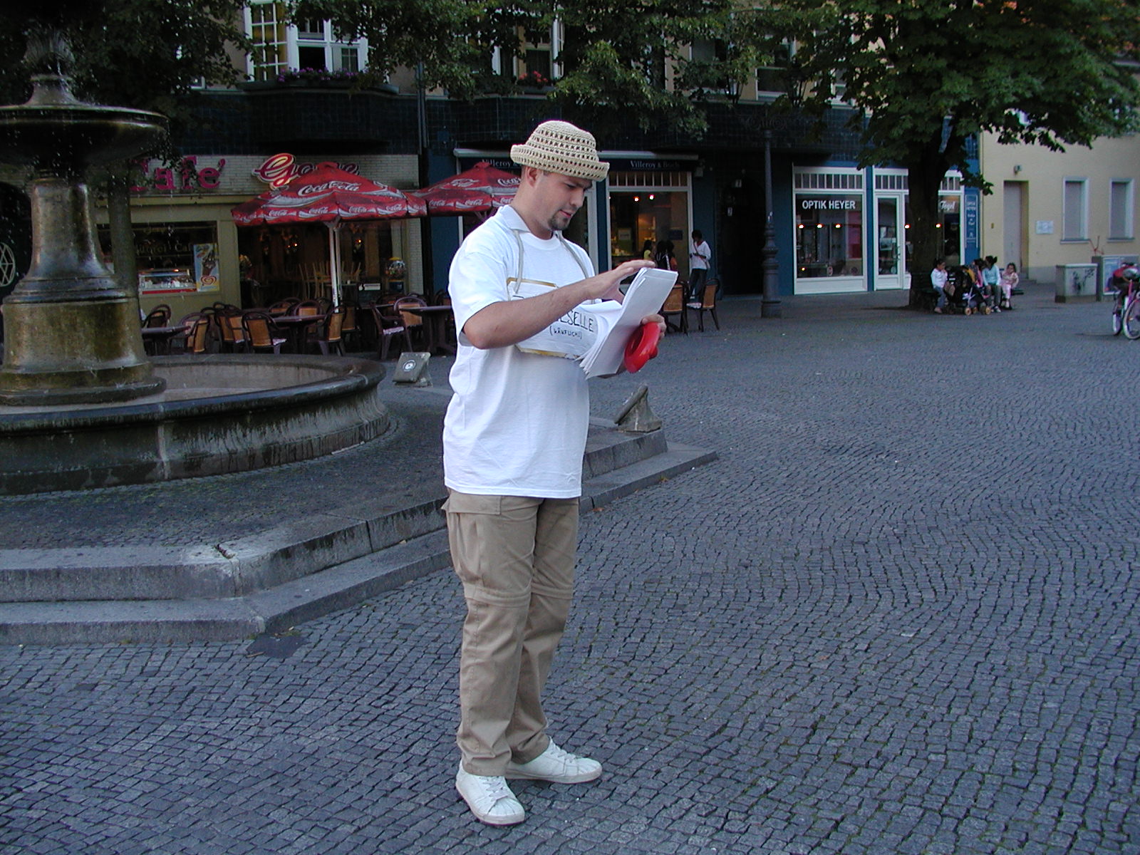 Auf dem Marktplatz singen mmmh in 2,5 min 12 €
