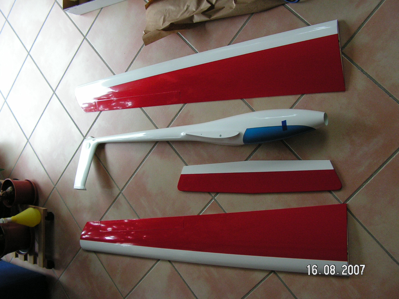 Bausatz frisch ausser Kiste