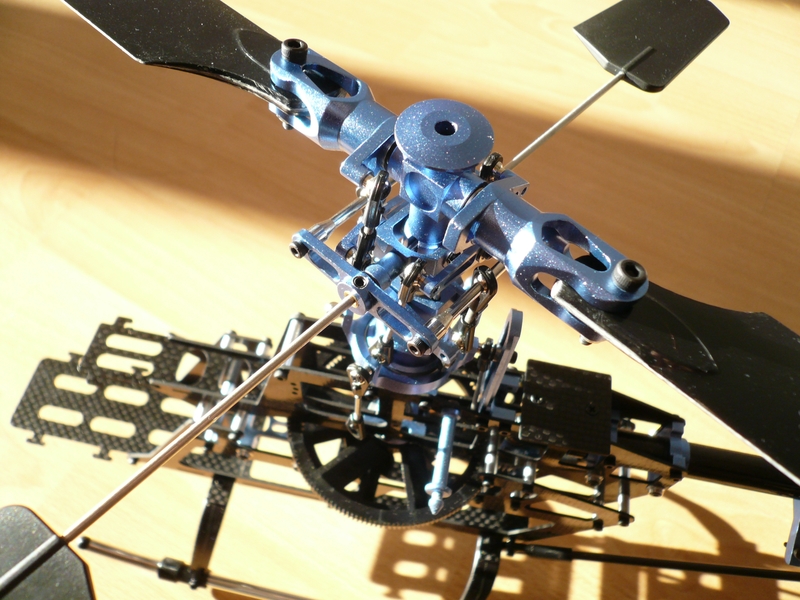 Pikke450, blaue version + schwarzes CFK chassis