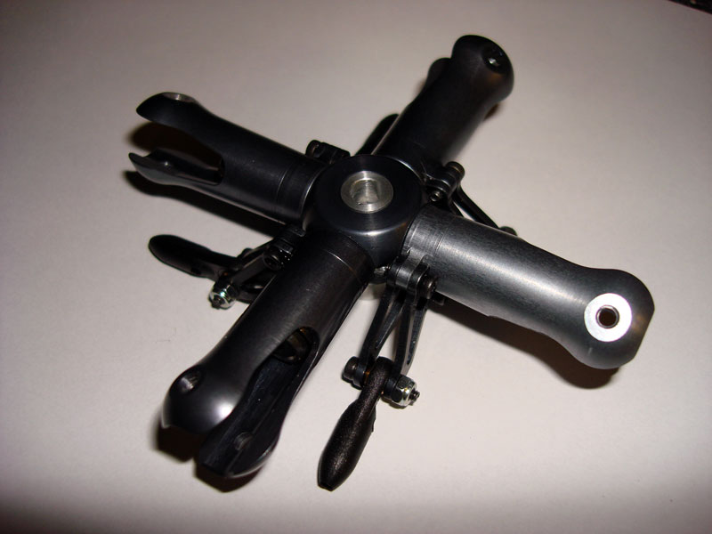 4 Blade Rotor Head right 1.jpg
