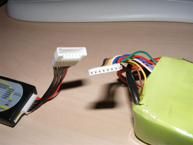 links balancer, rechts SLS 6S Lipo