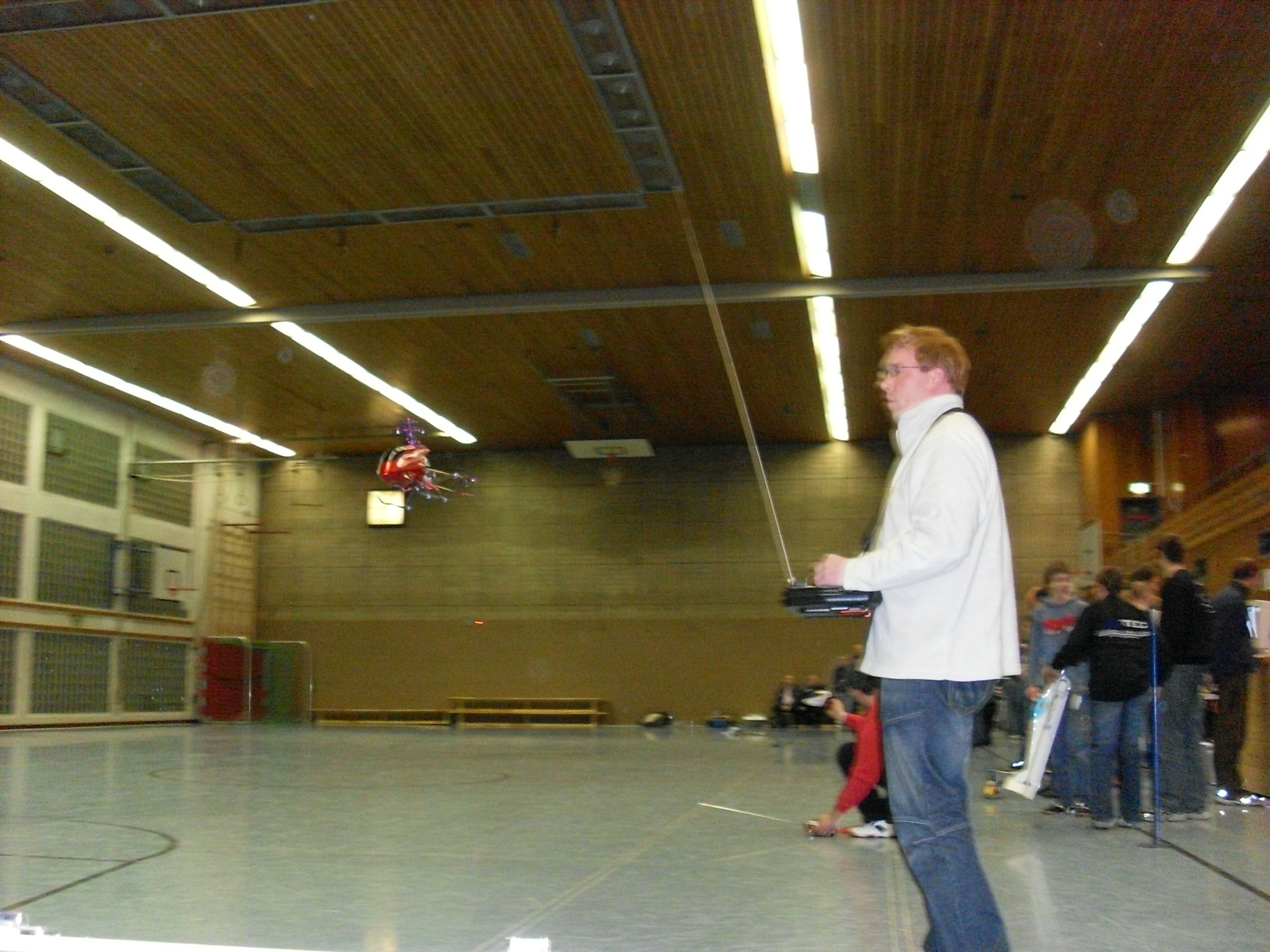 ruhigster Heli in der Halle, klasse