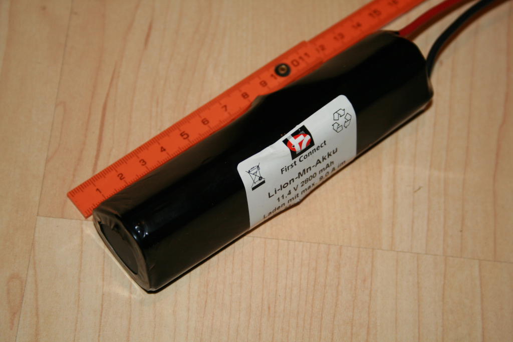 3S2P - 11,4 ( 12,6 ) V , 2800 mAh