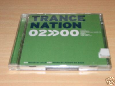 Hier das Cover der 02&amp;gt;&amp;gt;00, das 01&amp;gt;&amp;gt;00 sieht genauso aus, ist aber entweder Hellblau oder silber, so genau weiss ich es nciht mehr...