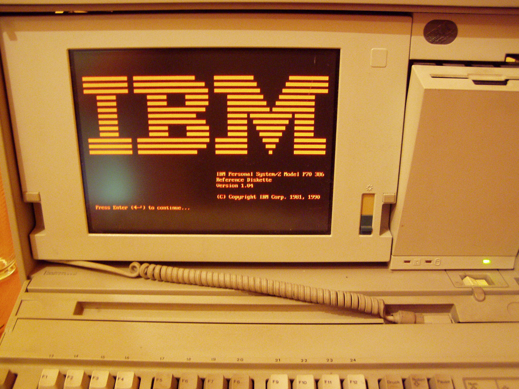 erste Lebenszeichen , nach Cmos-eigenbaubatterie...(testweise gebastelt)...