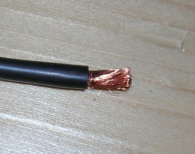 Das 2,5 qmm Kupferkabel.