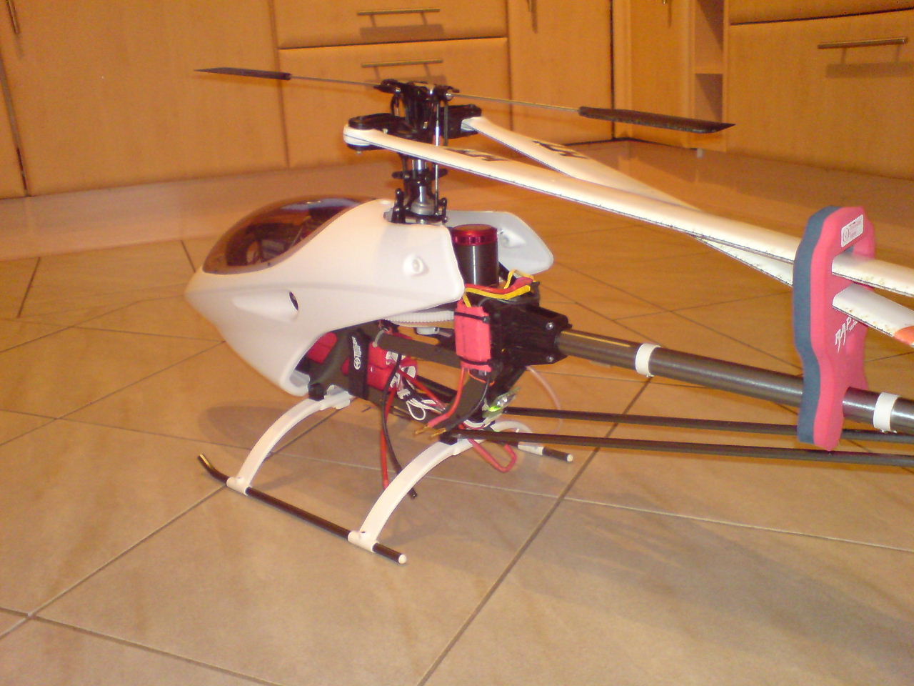 Raptor mit LiPo-Wächter am Heck