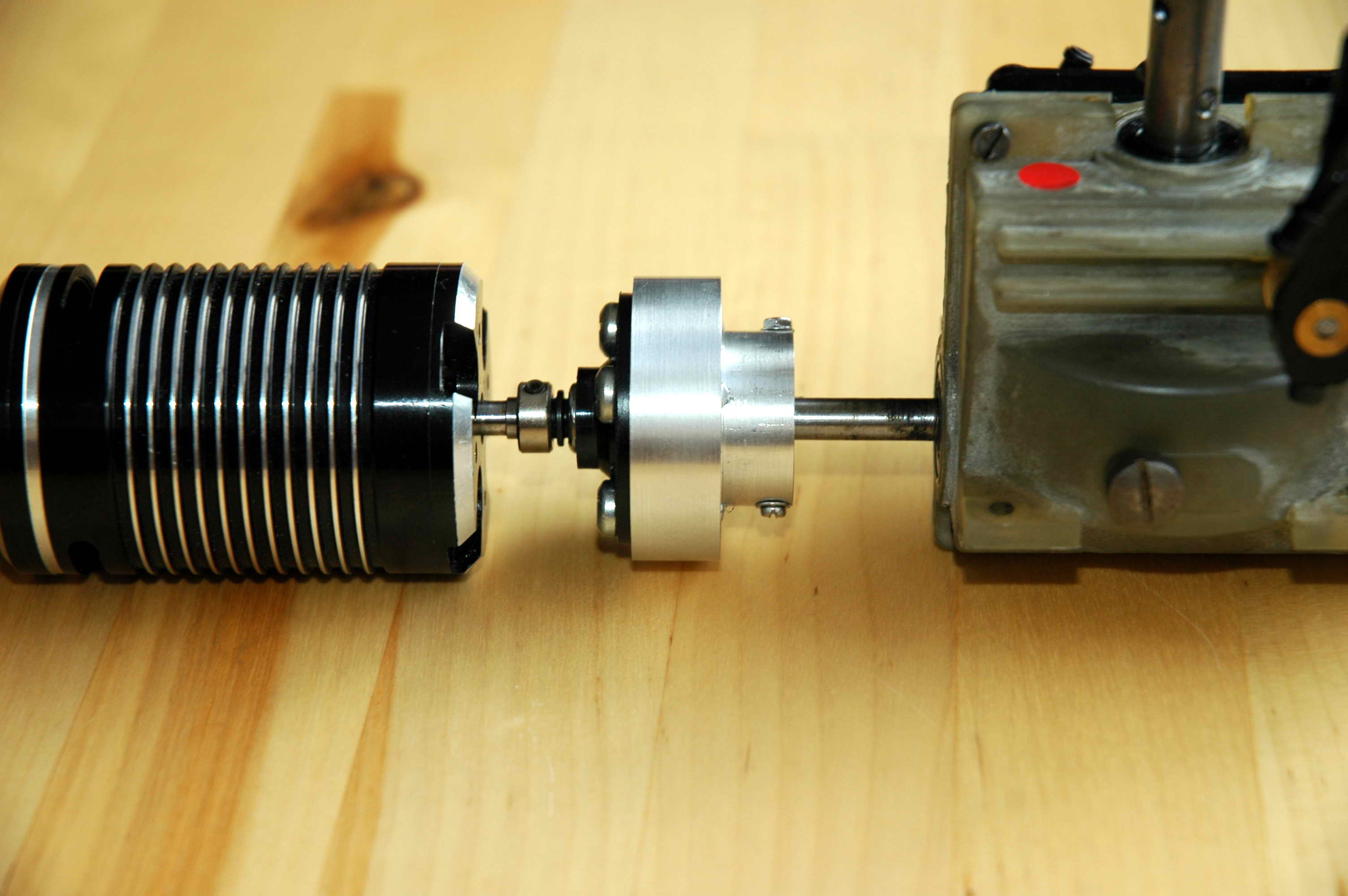 So soll der Motor an das Getriebe geflanscht werden