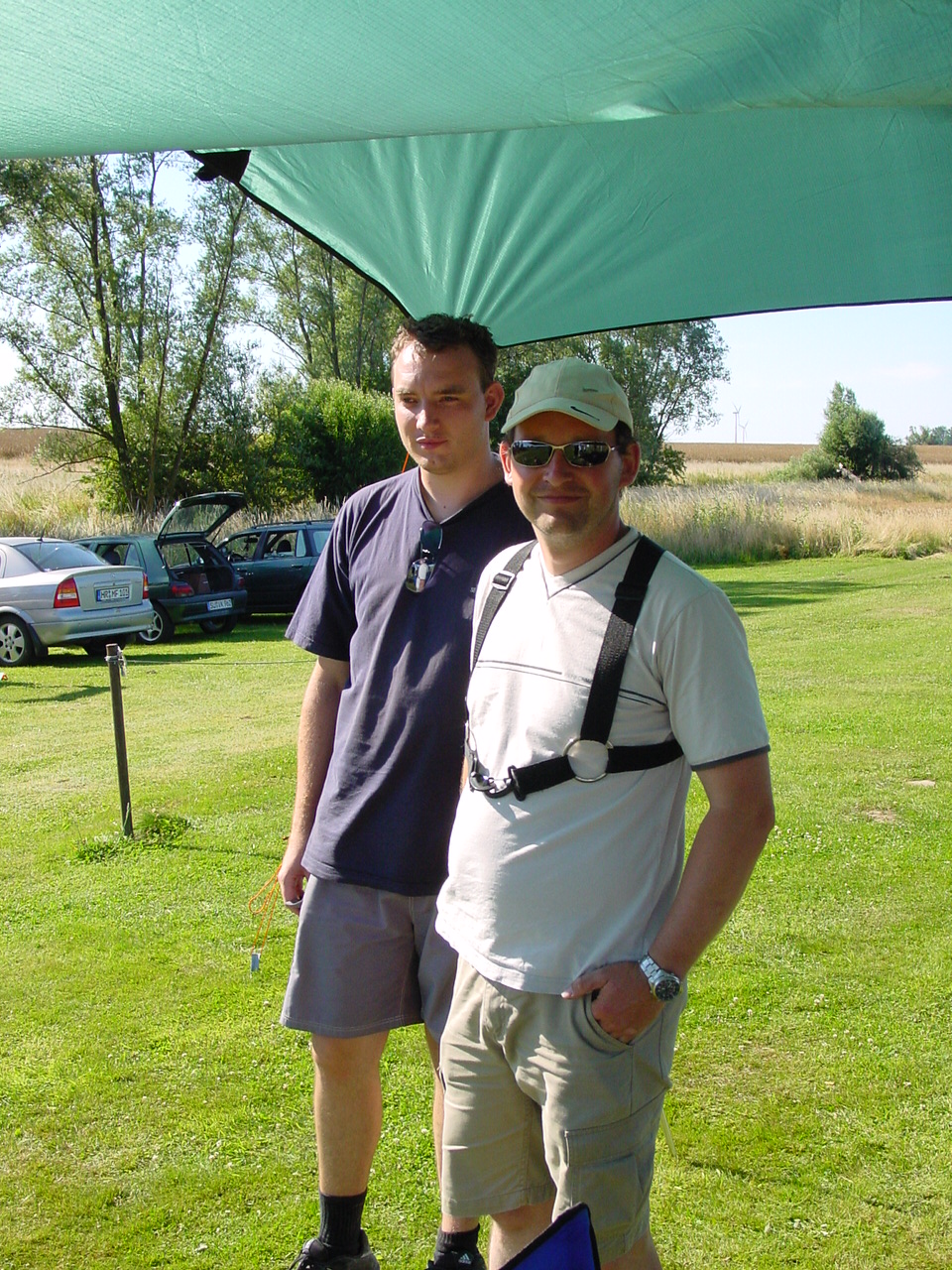 Frankyfly &amp; Ryk (Verein Schmoldow) suchen Schatten