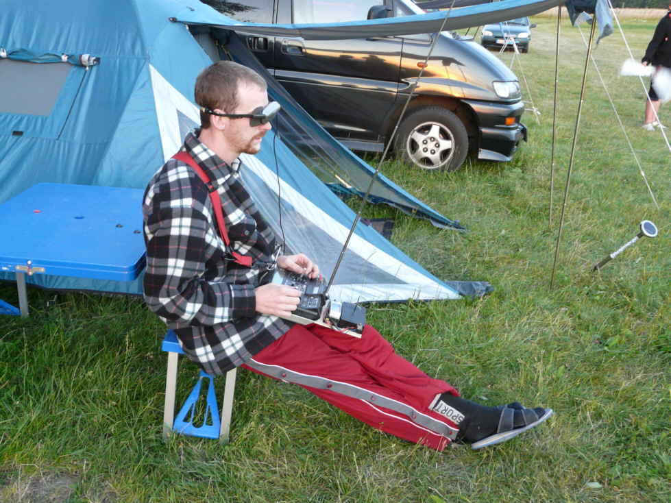 Basti mit seiner Video Brille.jpg