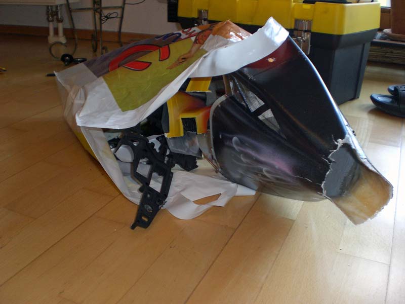 Hurrican 550 mit Jet Ranger.<br />Schrott durch Vibrationen verursacht durch zu hohe Kopfdrehzahl.