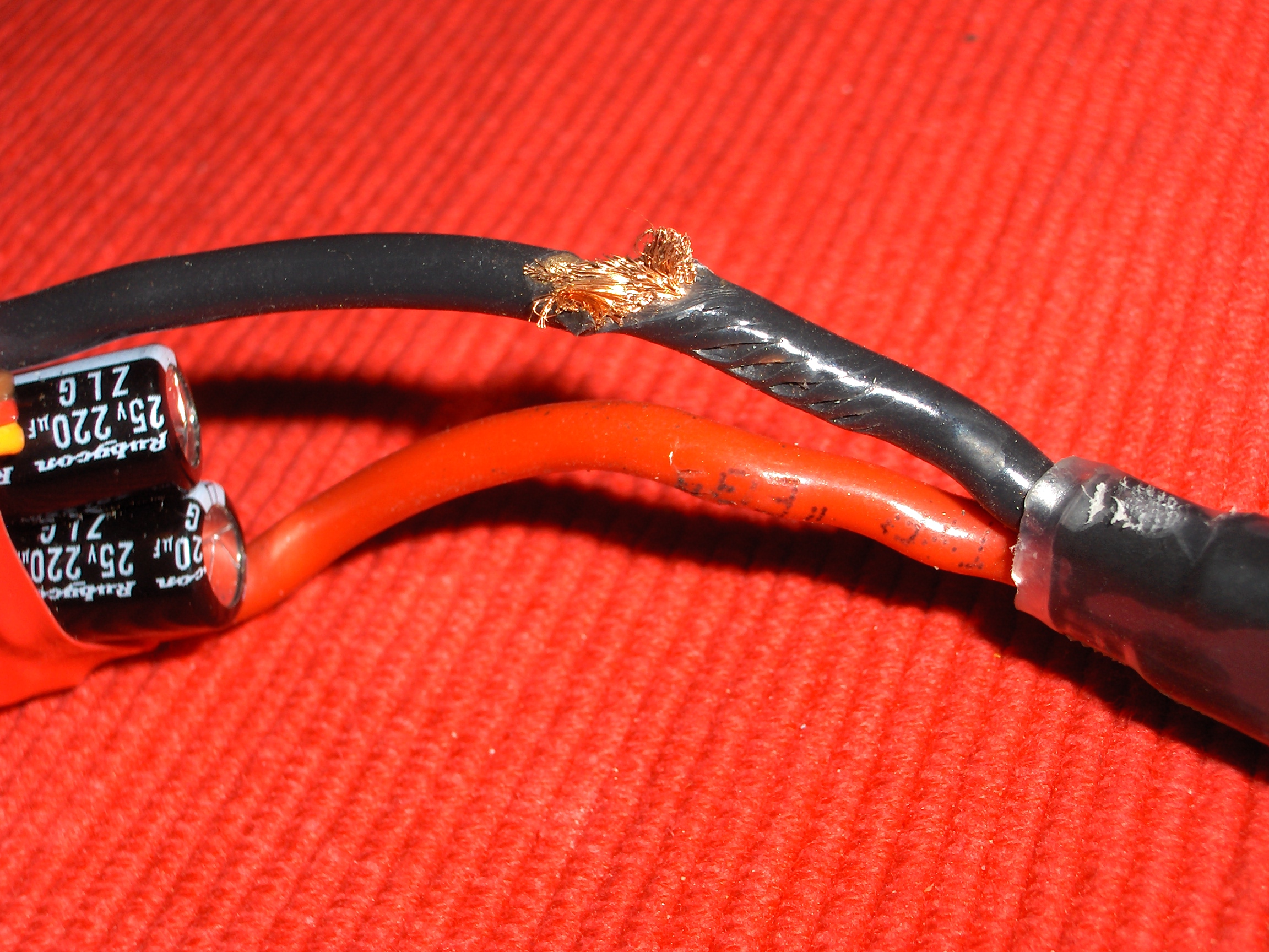 angefressenes Minus-Kabel