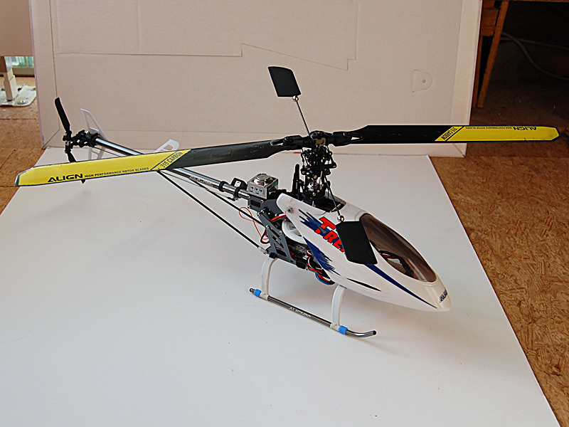 T-Rex 450S flugfertig.