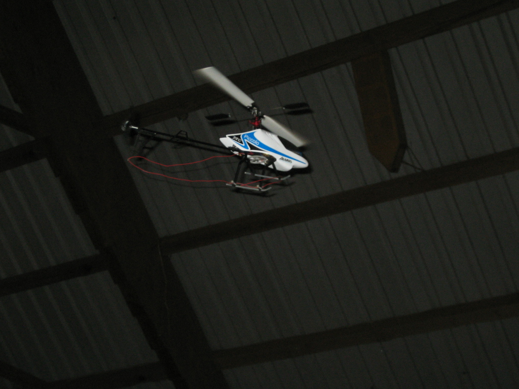 kurzer Steigflug (die Halle ist nicht sehr hoch)...