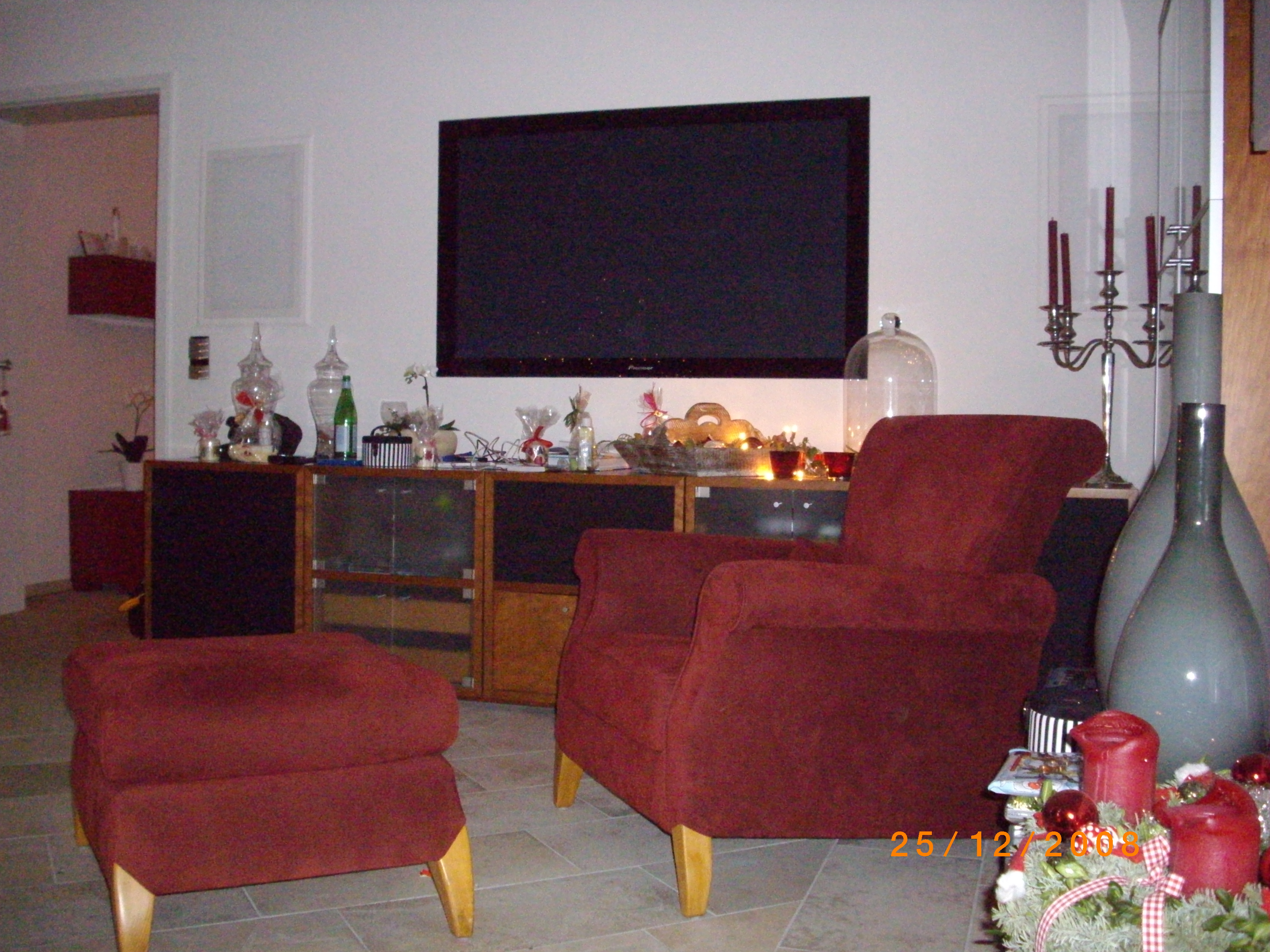 kleines Bild von dem kleinem Pioneer Fernseher...