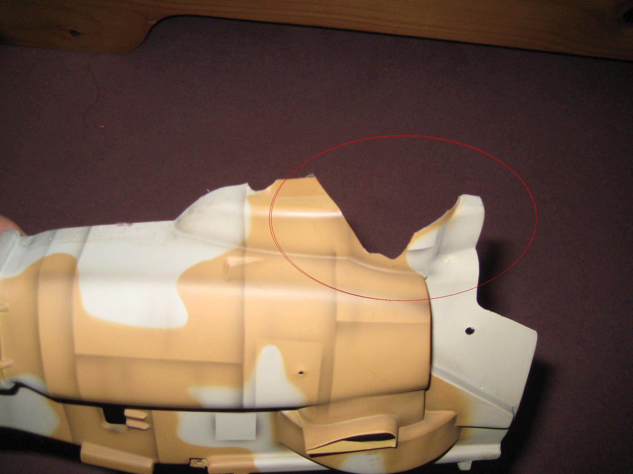 rechte rumpfseite von außen, is ausgebrochen